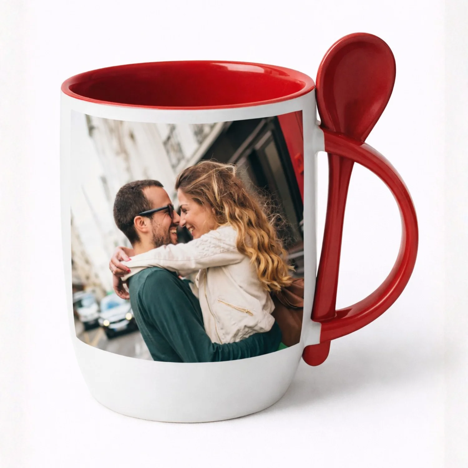 personalizowany kubek z łyżeczką kolor czerwony z własnym zdjęciem grafika i napisem