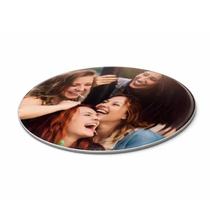 okrągły magnes z własną fotografią